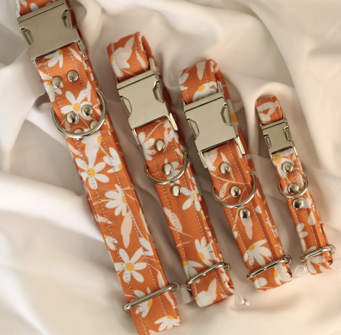 Colliers imperméables motif petite fleur Bibizy en plusieurs tailles